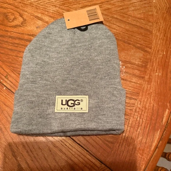 UGG Heather Gray Knit Beanie - Picture 1 of 1